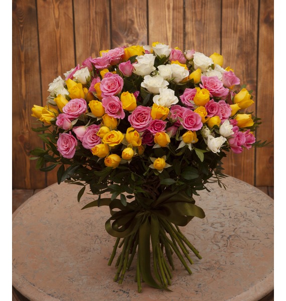 Букет-трио из кустовых роз Иллюзия (15,25,35,51 или 75) букет кустовых роз преображение