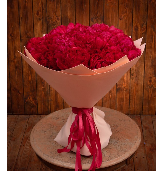 

Букет-соло пионов Command Performance (15,25,35,51,75 или 101)