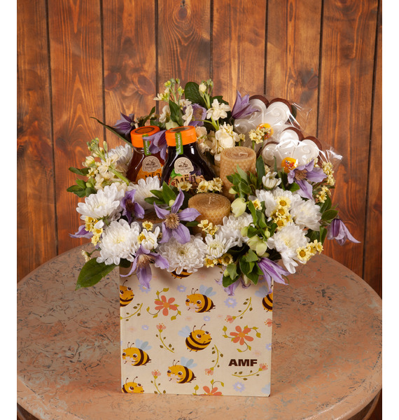 

Подарочная коробка "Весёлая пчела"